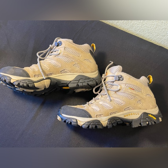 Merrell Women's Moab Ventilator Mid Boot Size 8 Lace Up Hiking Boots, worn once! - Picture 7 of 15